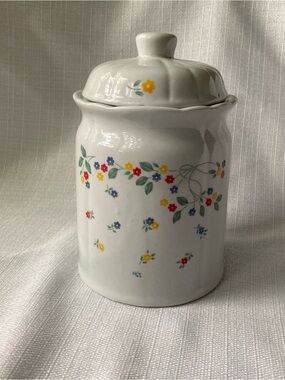 Vintage Corelle 'English Meadow' Medium Canister!